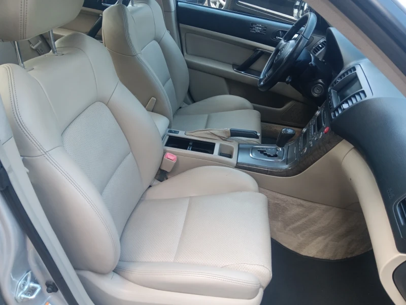Subaru Legacy 3.0R* AWD* Executive, снимка 9 - Автомобили и джипове - 51372520