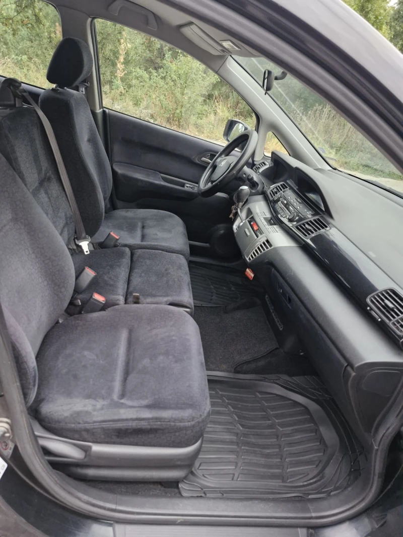 Honda Fr-v, снимка 13 - Автомобили и джипове - 51857906