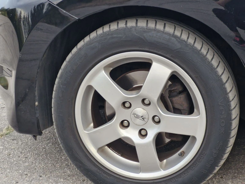 Honda Fr-v, снимка 16 - Автомобили и джипове - 51857906