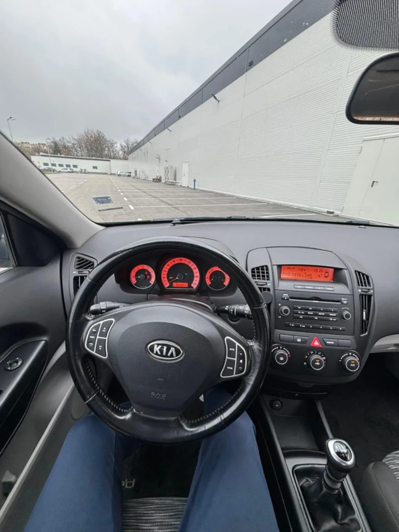 Kia Ceed 1.4, снимка 11 - Автомобили и джипове - 53075767