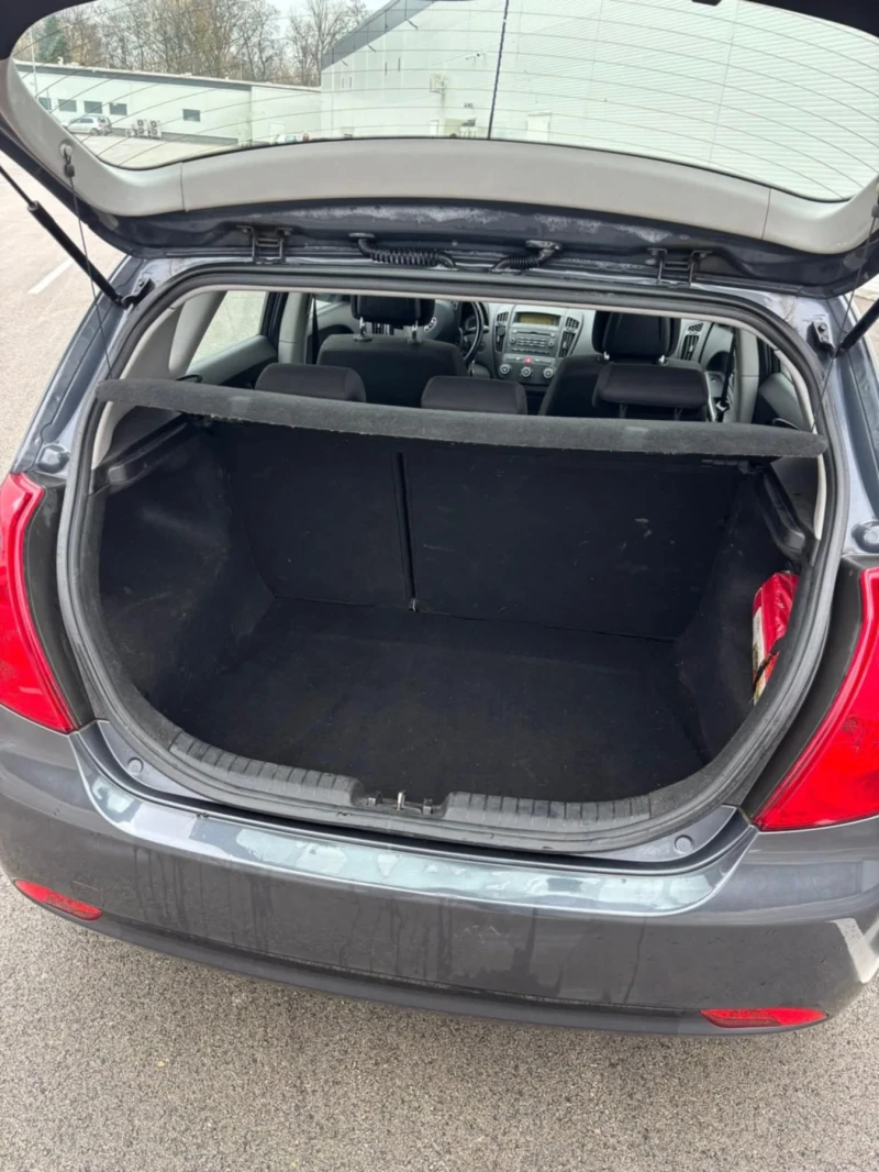 Kia Ceed 1.4, снимка 12 - Автомобили и джипове - 53075767