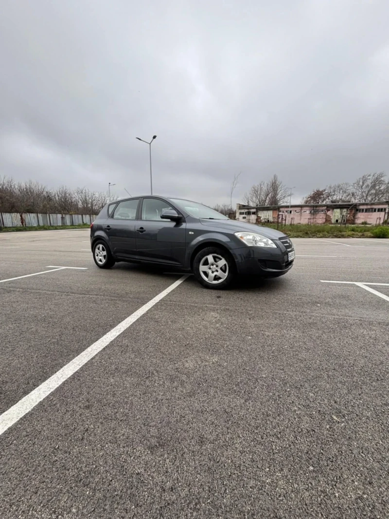 Kia Ceed 1.4, снимка 4 - Автомобили и джипове - 53075767