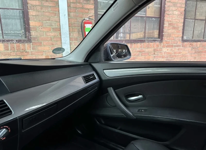 BMW 525 3.0i FACELIFT , снимка 9 - Автомобили и джипове - 53380694