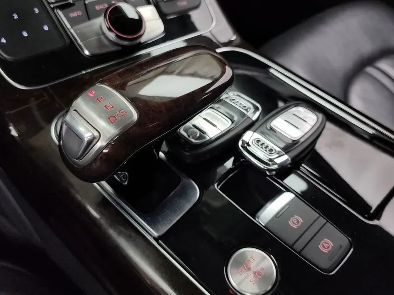 Audi A8 4.2 TDI QUATTRO - изображение 9