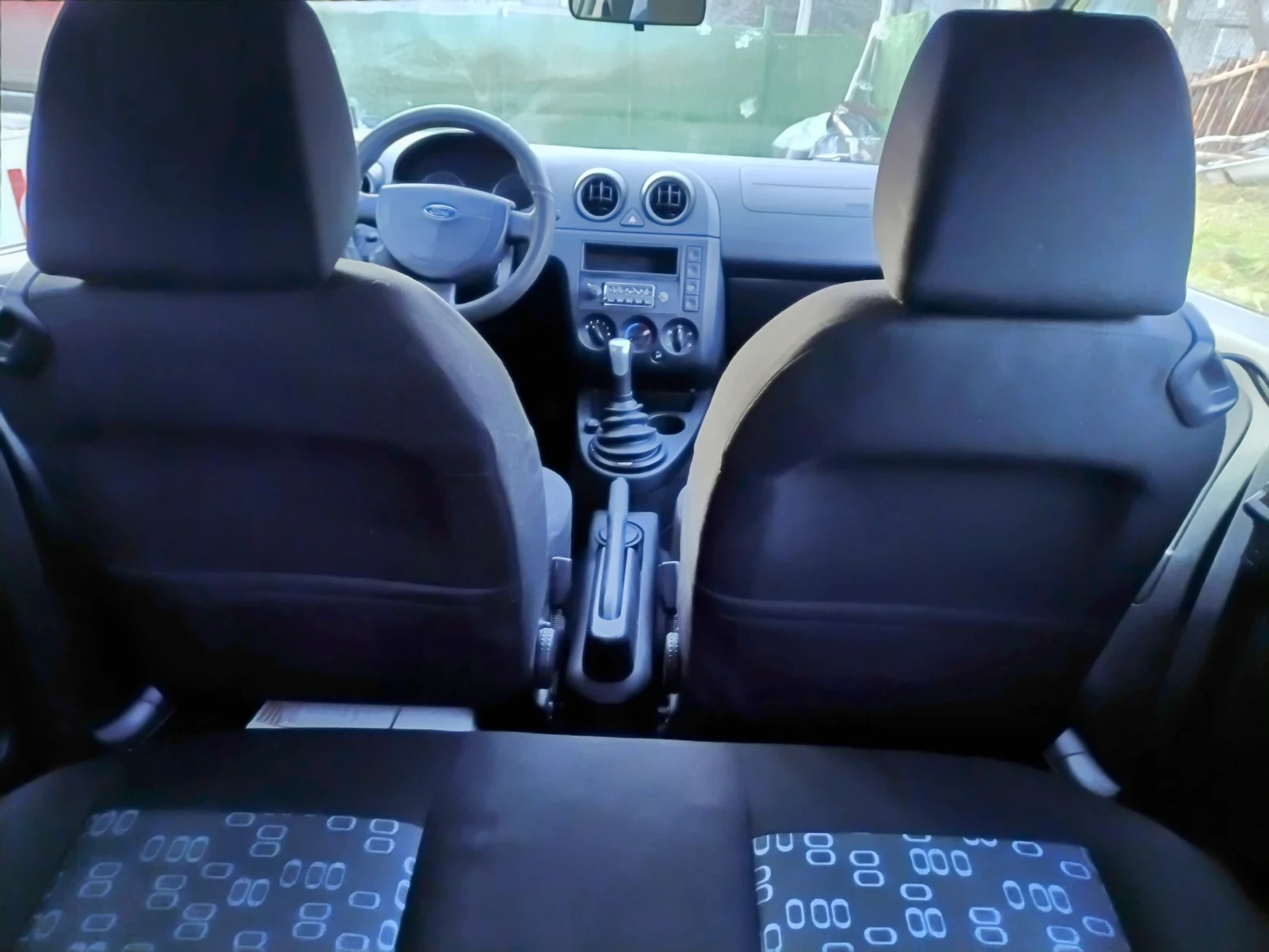 Ford Fiesta 1.6i 127000km климатик  - изображение 10