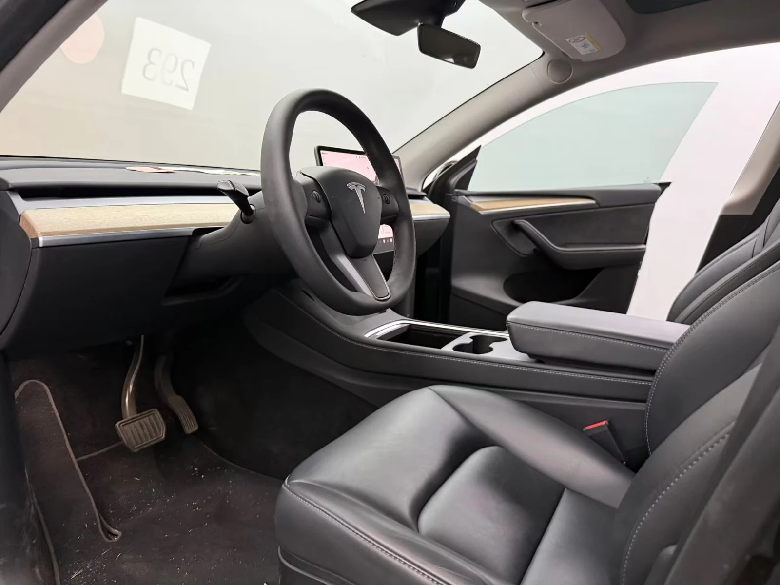 Tesla Model Y LONG-RANGE/RWD/347HP/PANO/CARPLAY/AMBI/MEMORY/289f - изображение 9