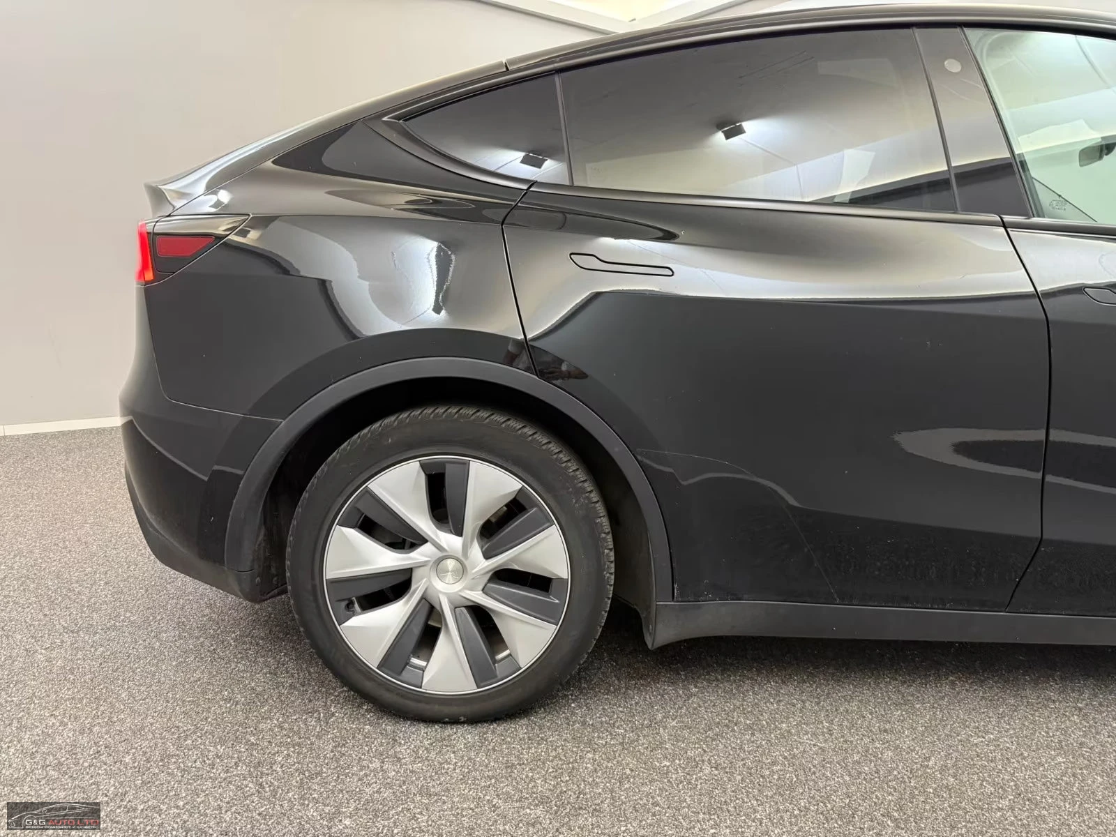 Tesla Model Y LONG-RANGE/RWD/347HP/PANO/CARPLAY/AMBI/MEMORY/289f - изображение 6