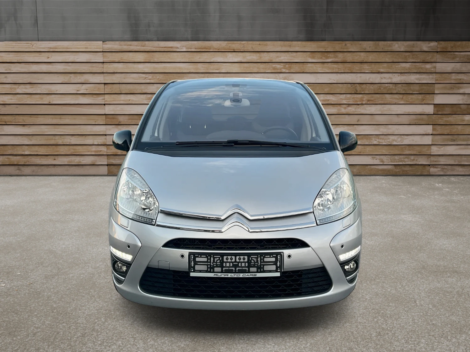 Citroen C4 Picasso 1.6eHDi Exclusive AirDream 154000km 154000km 1 - изображение 2