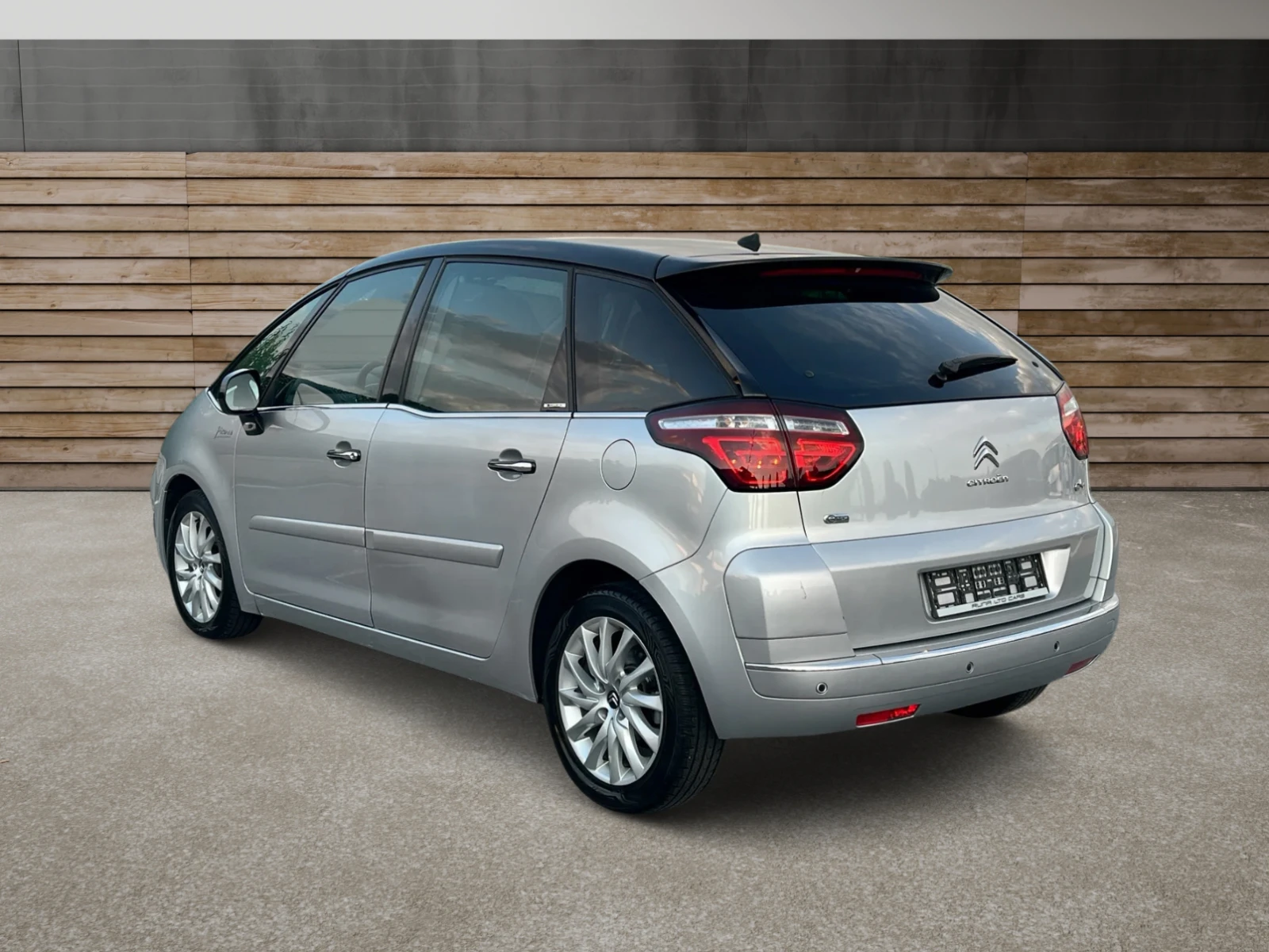 Citroen C4 Picasso 1.6eHDi Exclusive AirDream 154000km 154000km 1 - изображение 4