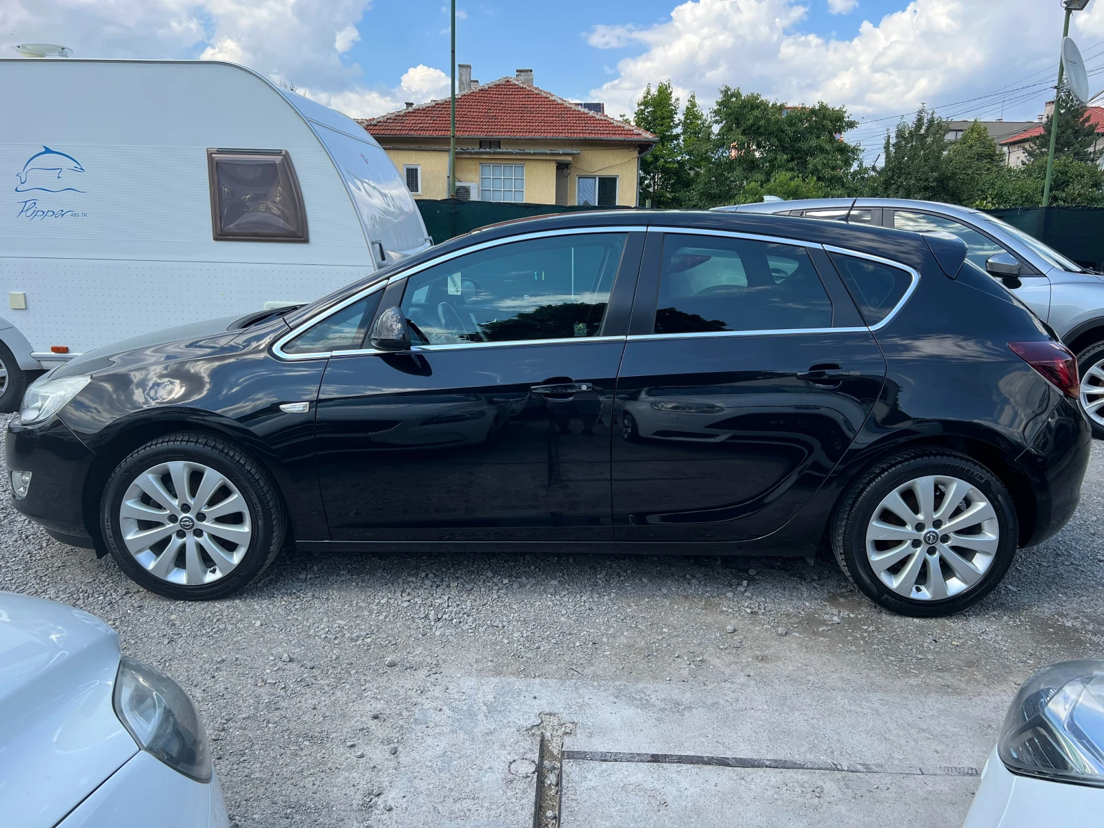 Opel Astra 1.4T COSMO/Кожа/Сервизна история/ТОП СЪСТОЯНИЕ/ - изображение 2