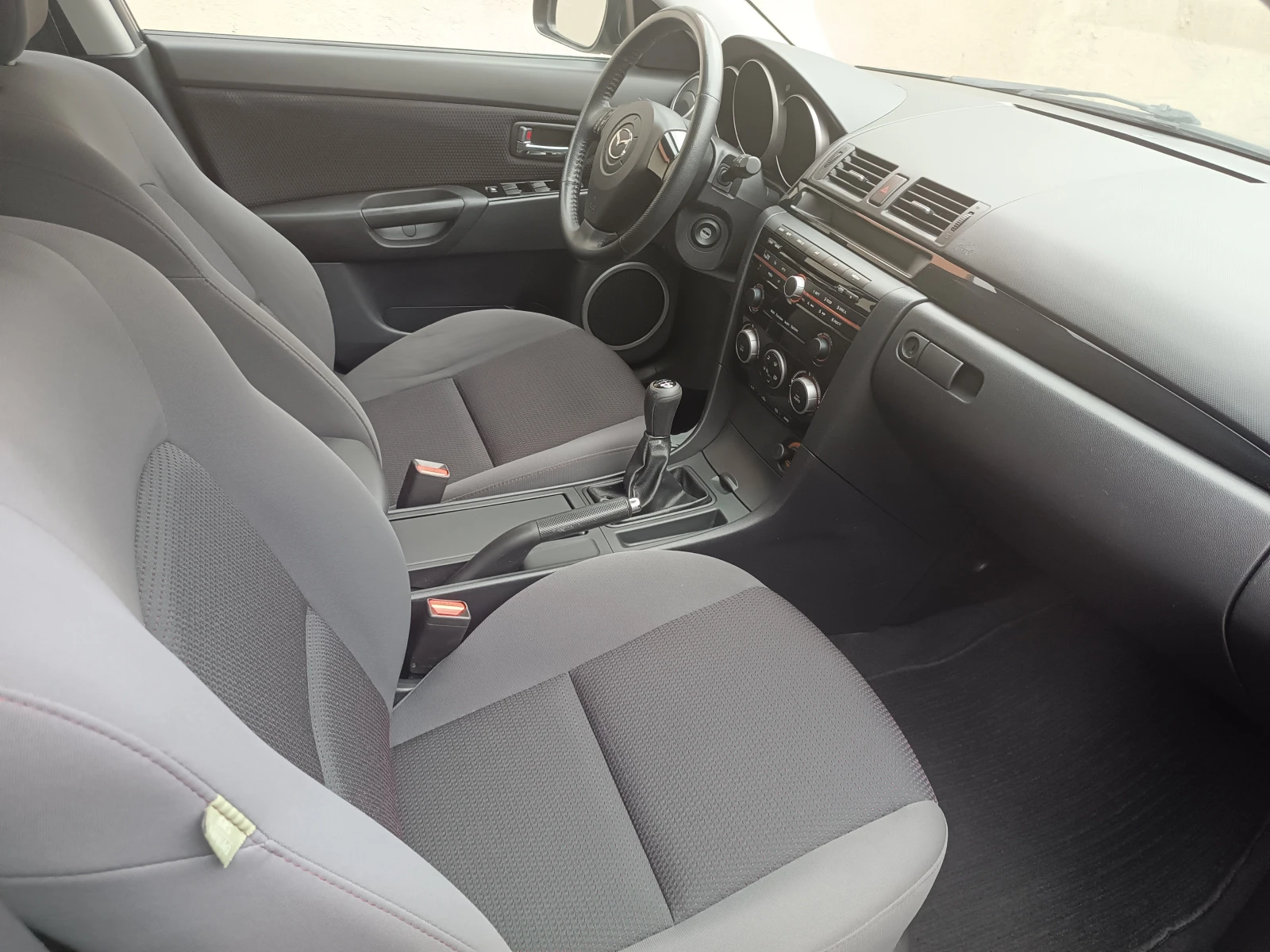 Mazda 3 1.6i 16v    | Mobile.bg   12