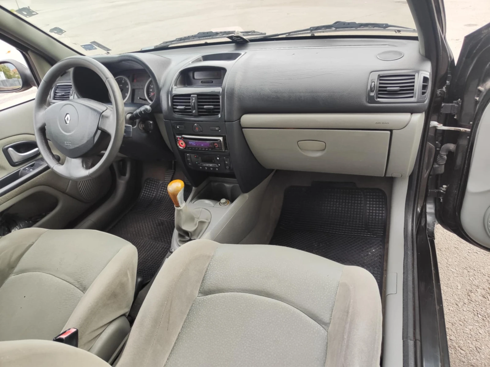 Renault Clio 1.5 дизел  - изображение 8