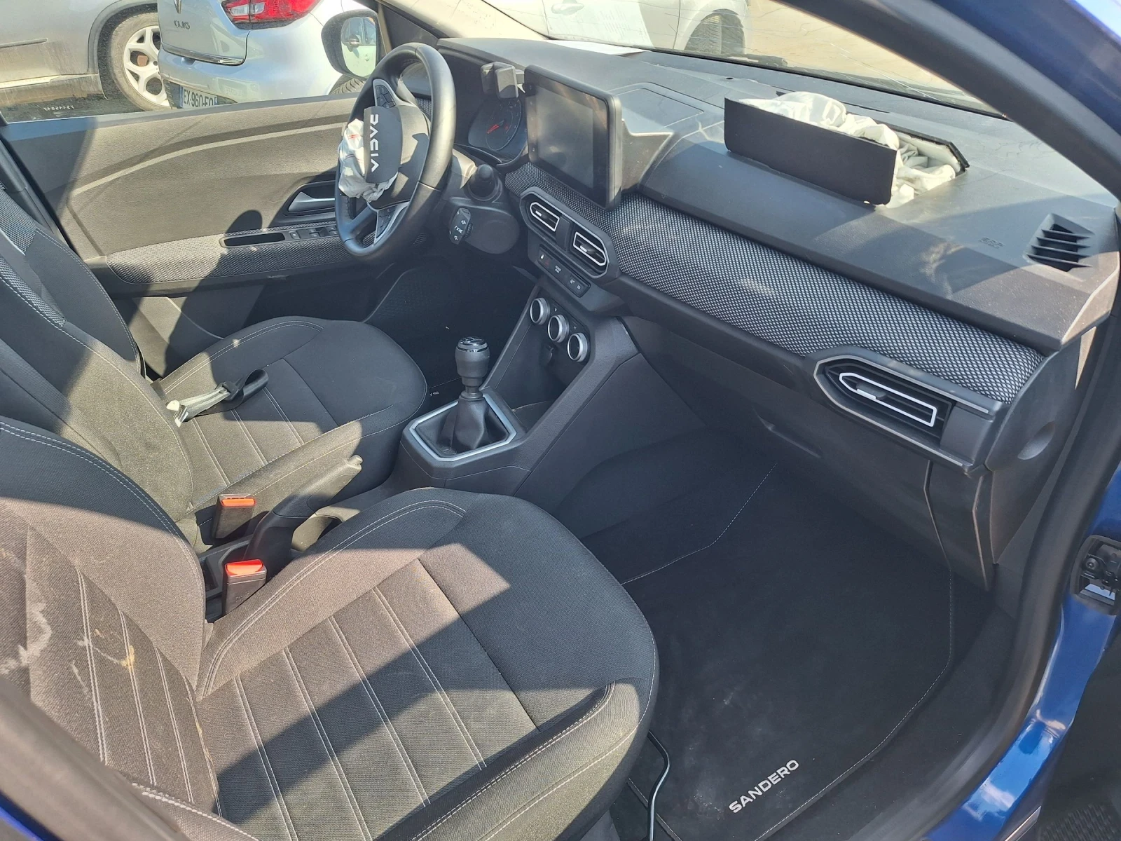 Dacia Sandero 1.0i, снимка 12 - Автомобили и джипове - 53740210