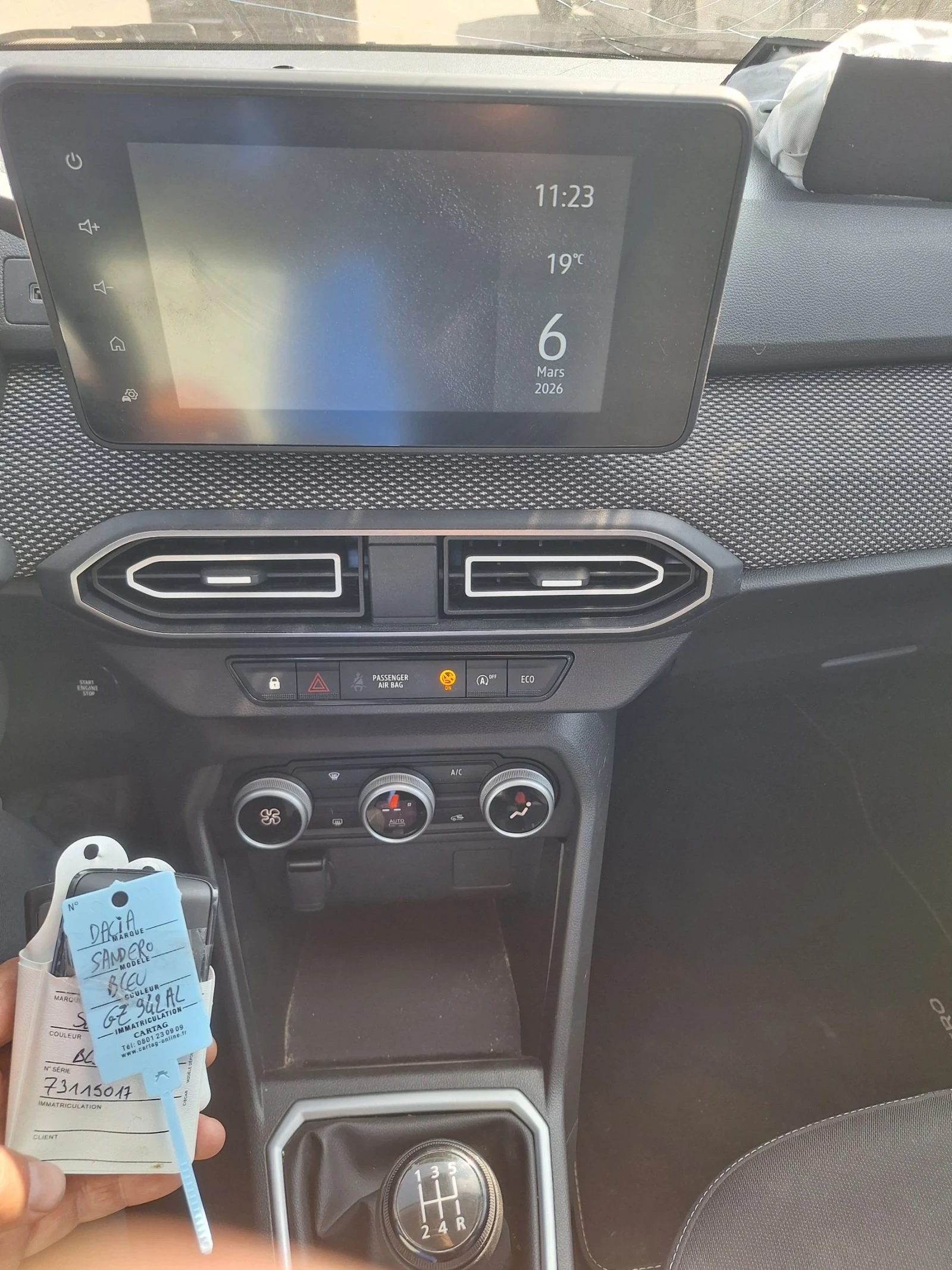 Dacia Sandero 1.0i, снимка 8 - Автомобили и джипове - 53740210