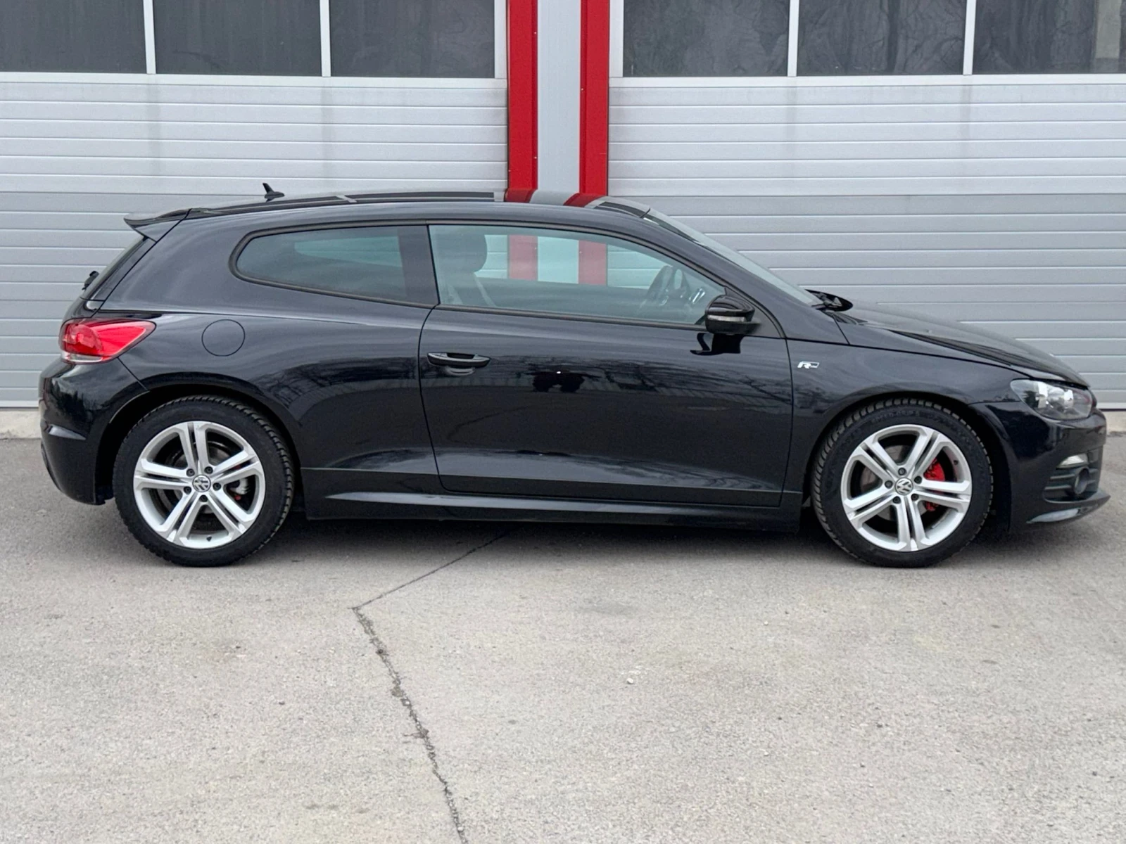 VW Scirocco 1.4I R-LINE KLIMATRONIK 6-СКОРОСТИ EVRO 5A ЛИЗИНГ, снимка 7 - Автомобили и джипове - 53975467