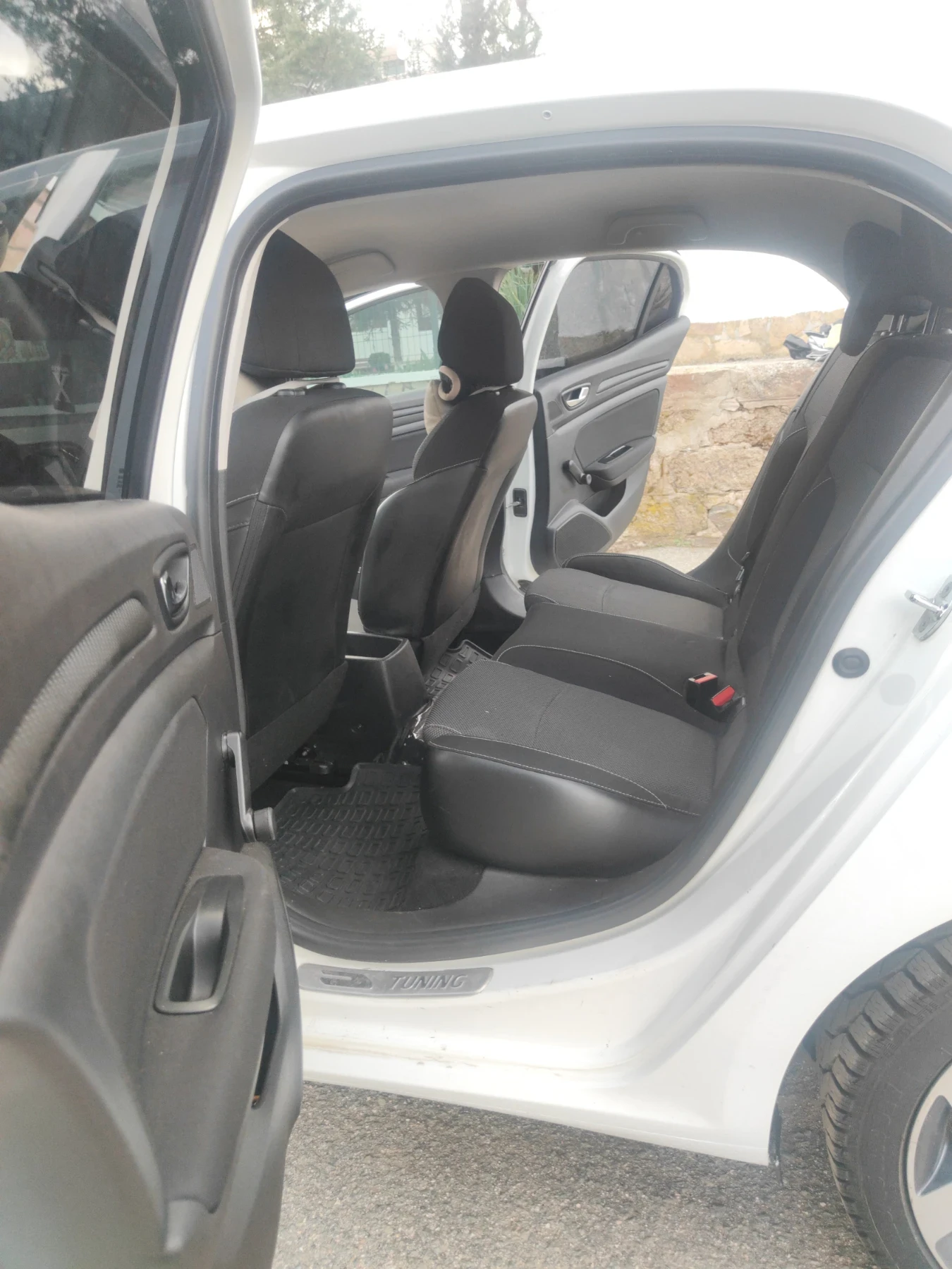 Renault Megane 1.6, снимка 9 - Автомобили и джипове - 54128601