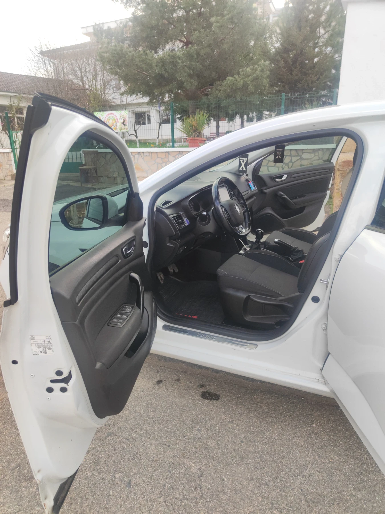 Renault Megane 1.6, снимка 10 - Автомобили и джипове - 54128601