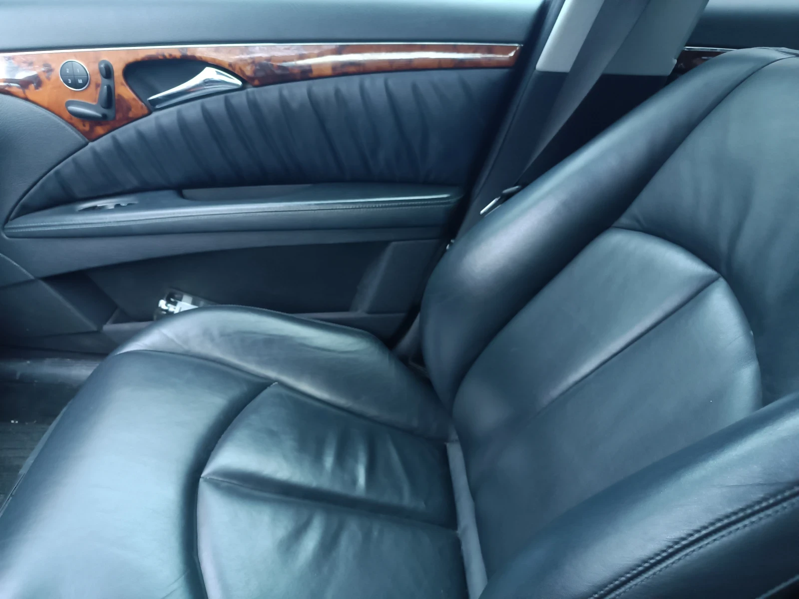 Mercedes-Benz E 320, снимка 5 - Автомобили и джипове - 54150610