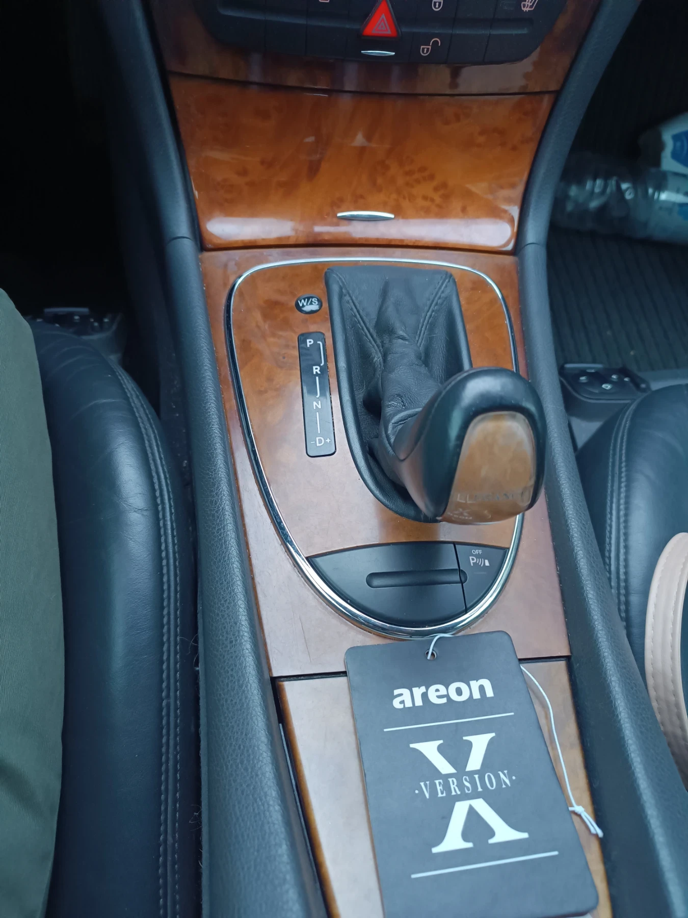 Mercedes-Benz E 320, снимка 10 - Автомобили и джипове - 54150610