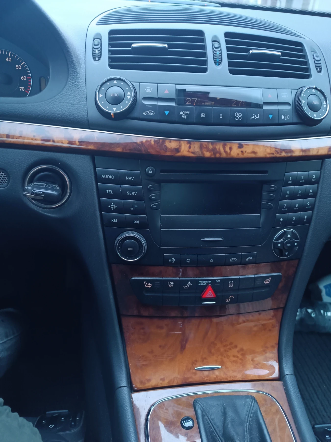 Mercedes-Benz E 320, снимка 16 - Автомобили и джипове - 54150610