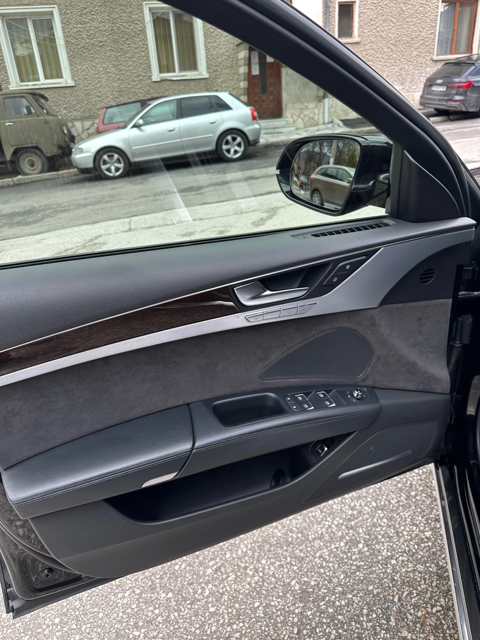 Audi A8 Реални километри Порше София Запад, снимка 7 - Автомобили и джипове - 54155664