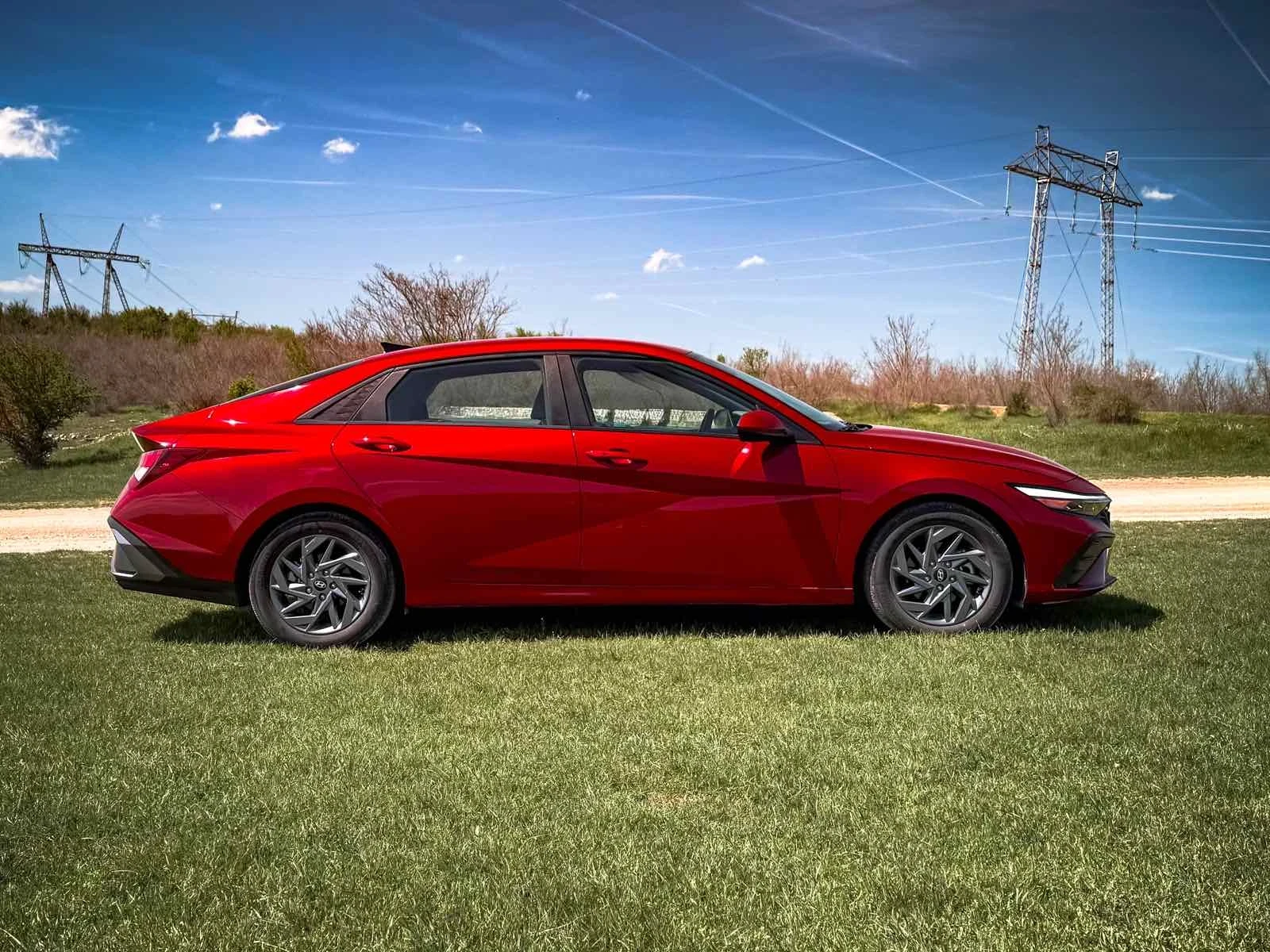 Hyundai Elantra, снимка 6 - Автомобили и джипове - 54353588