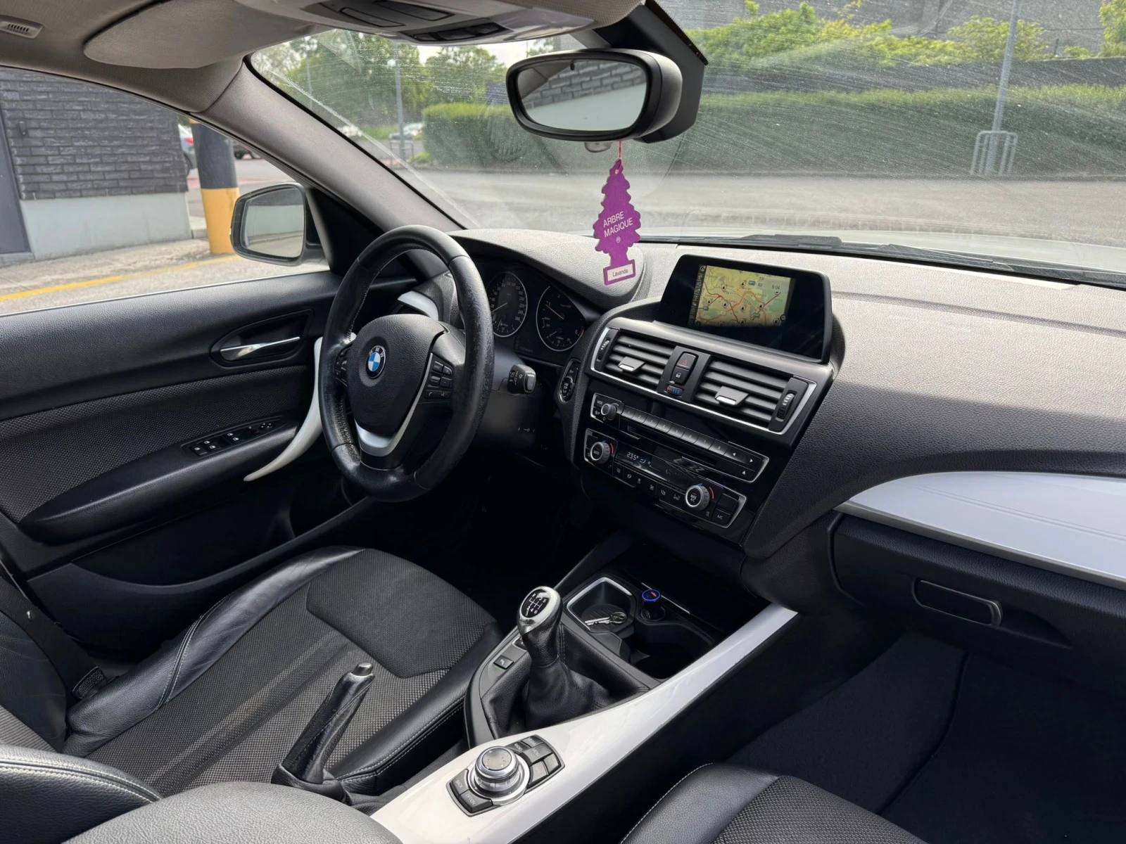 BMW 120 120d feyslift, снимка 9 - Автомобили и джипове - 54599012