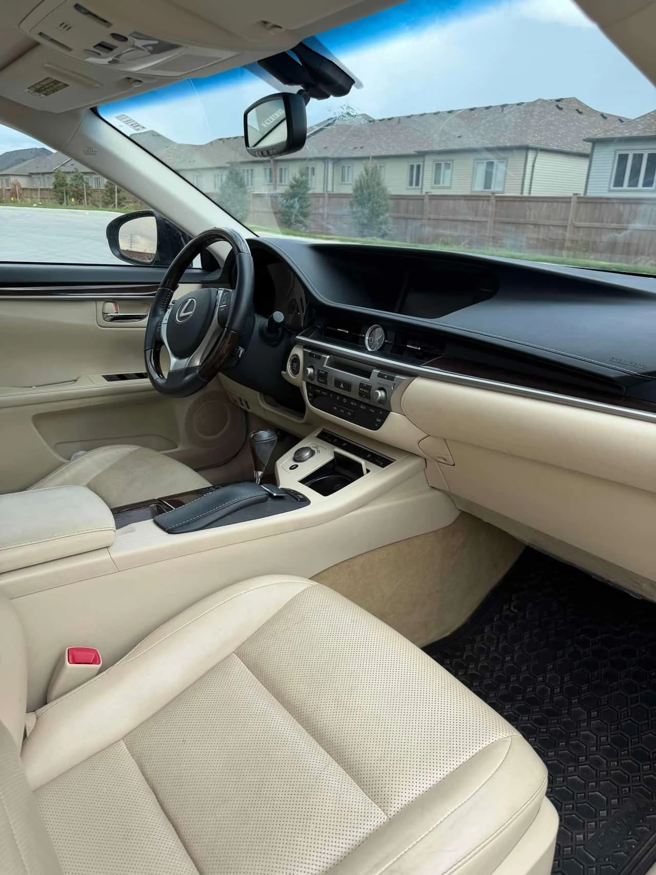 Lexus ES 350 * 4dr Sdn * CARFAX * ЦЕНА ДО БГ, снимка 5 - Автомобили и джипове - 55040460