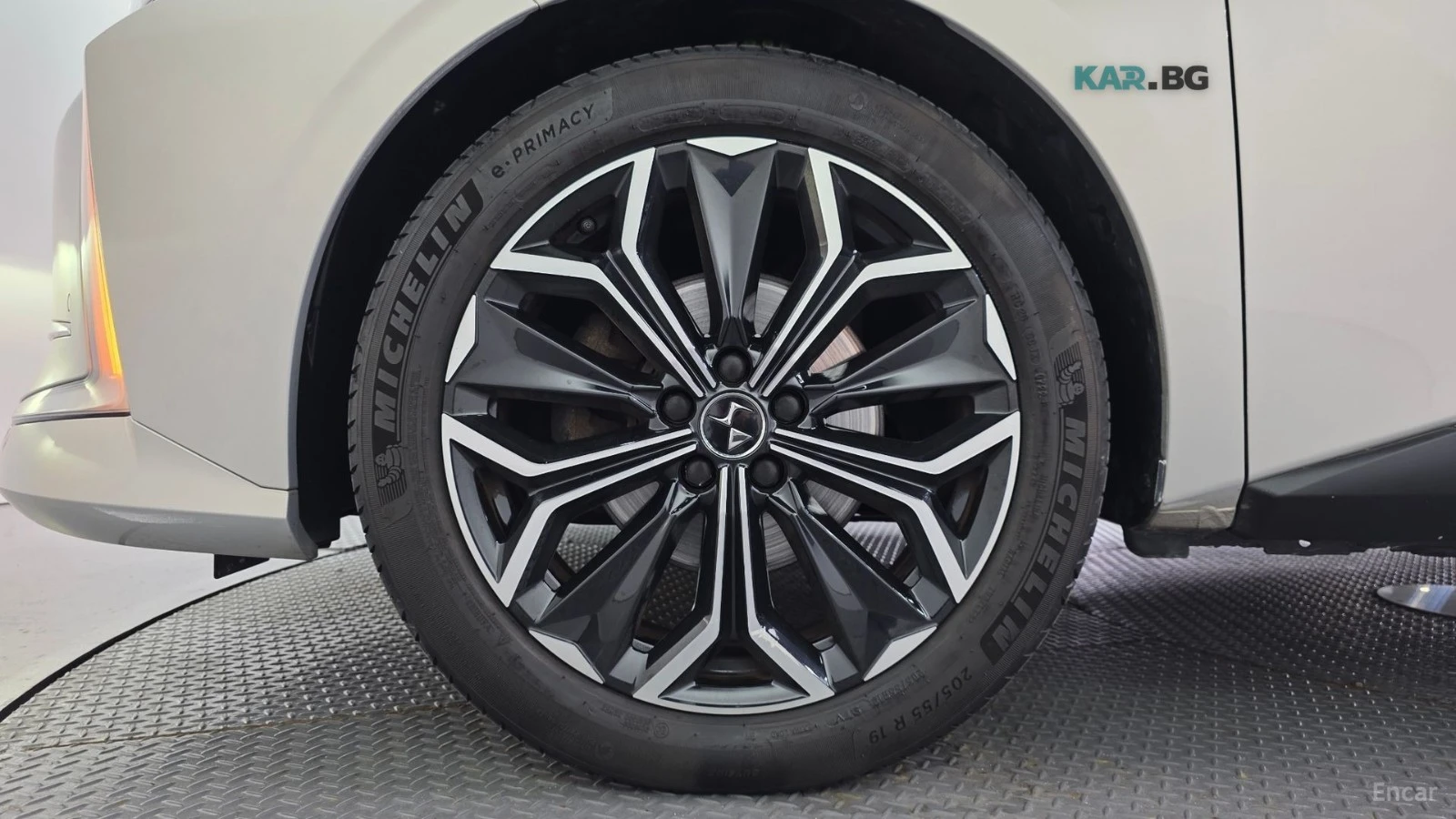 Citroen DS4 1.5BlueHDI* REVOLI* ПОДГРЕВ* ОБДУХВАНЕ* ПАНО* КАМЕ, снимка 5 - Автомобили и джипове - 55315134