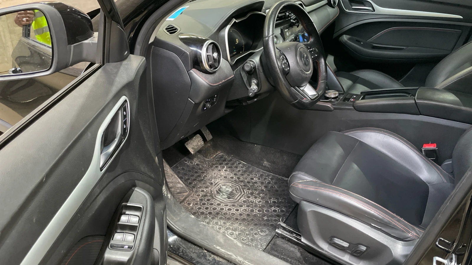 Mg ZS EV LFP, снимка 9 - Автомобили и джипове - 55406158