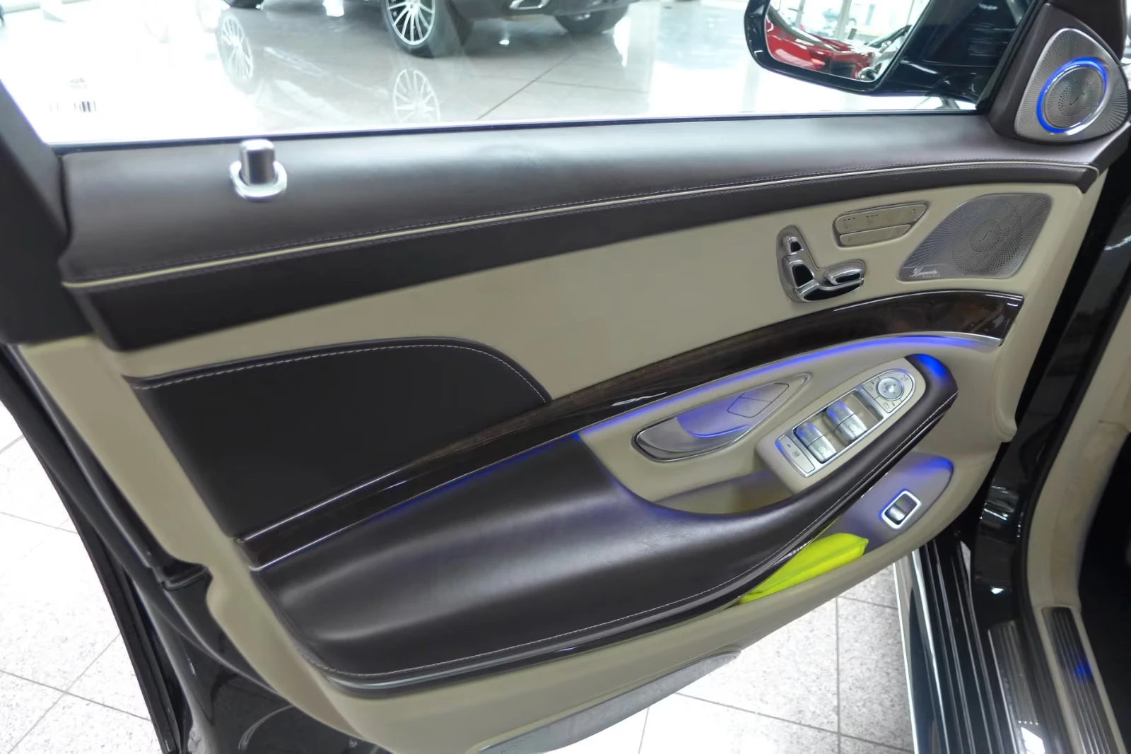 Mercedes-Benz S 63 AMG 4MATIC/612HP/L/PANO/360/MEMO/BURM/CPLAY/552q, снимка 6 - Автомобили и джипове - 55484019