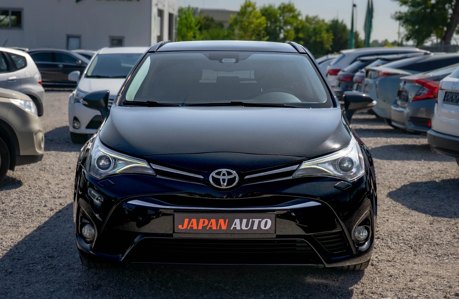 Toyota Avensis 1.8 бензин! ПАНО! ТОП! С ГАРАНЦИЯ! , снимка 2 - Автомобили и джипове - 55842789