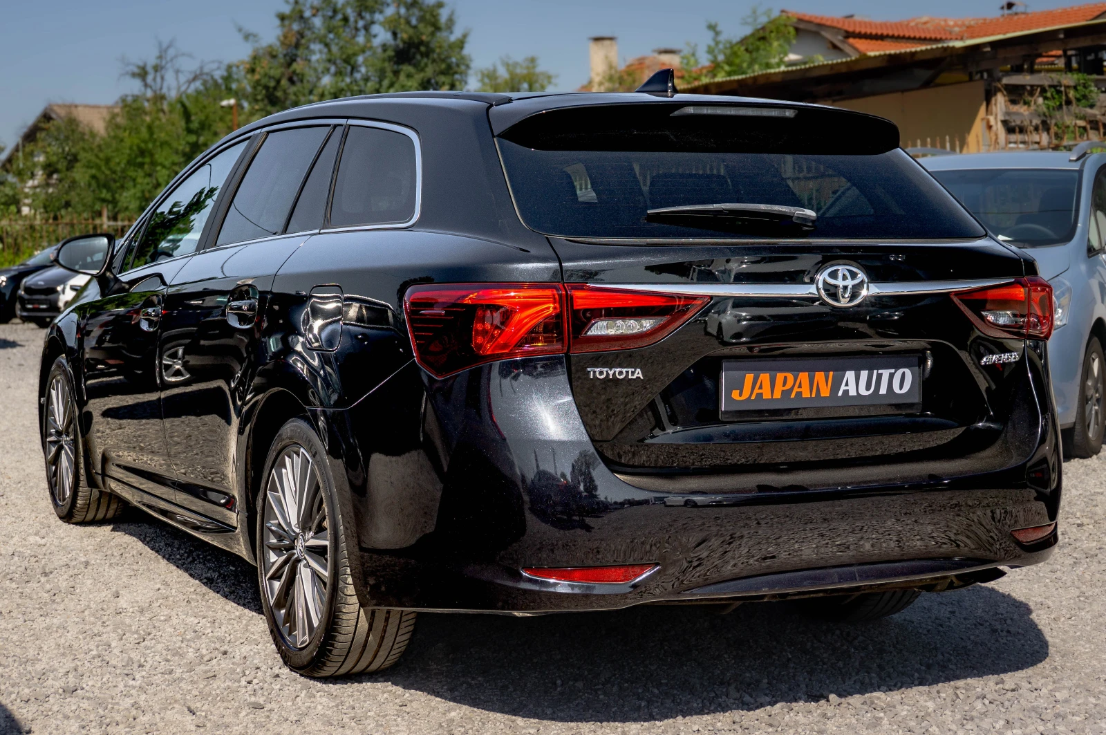 Toyota Avensis 1.8 бензин! ПАНО! ТОП! С ГАРАНЦИЯ! , снимка 6 - Автомобили и джипове - 55842789