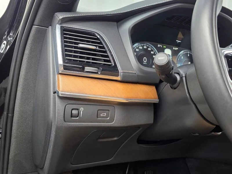 Volvo Xc90 D5 Inscription| 190к.с., снимка 16 - Автомобили и джипове - 56221645