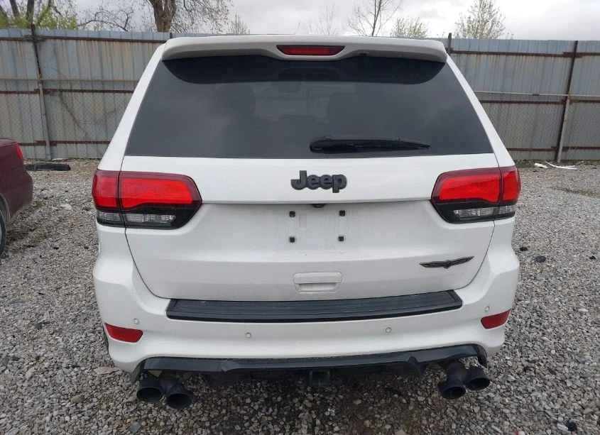 Jeep Grand cherokee TRACKHAWK 4X4/DISTRONIC/FULL/707HP - изображение 5