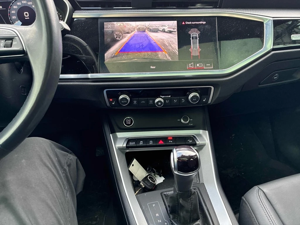 Audi Q3 * Komfort * CARFAX * ЦЕНА ДО БГ - изображение 9