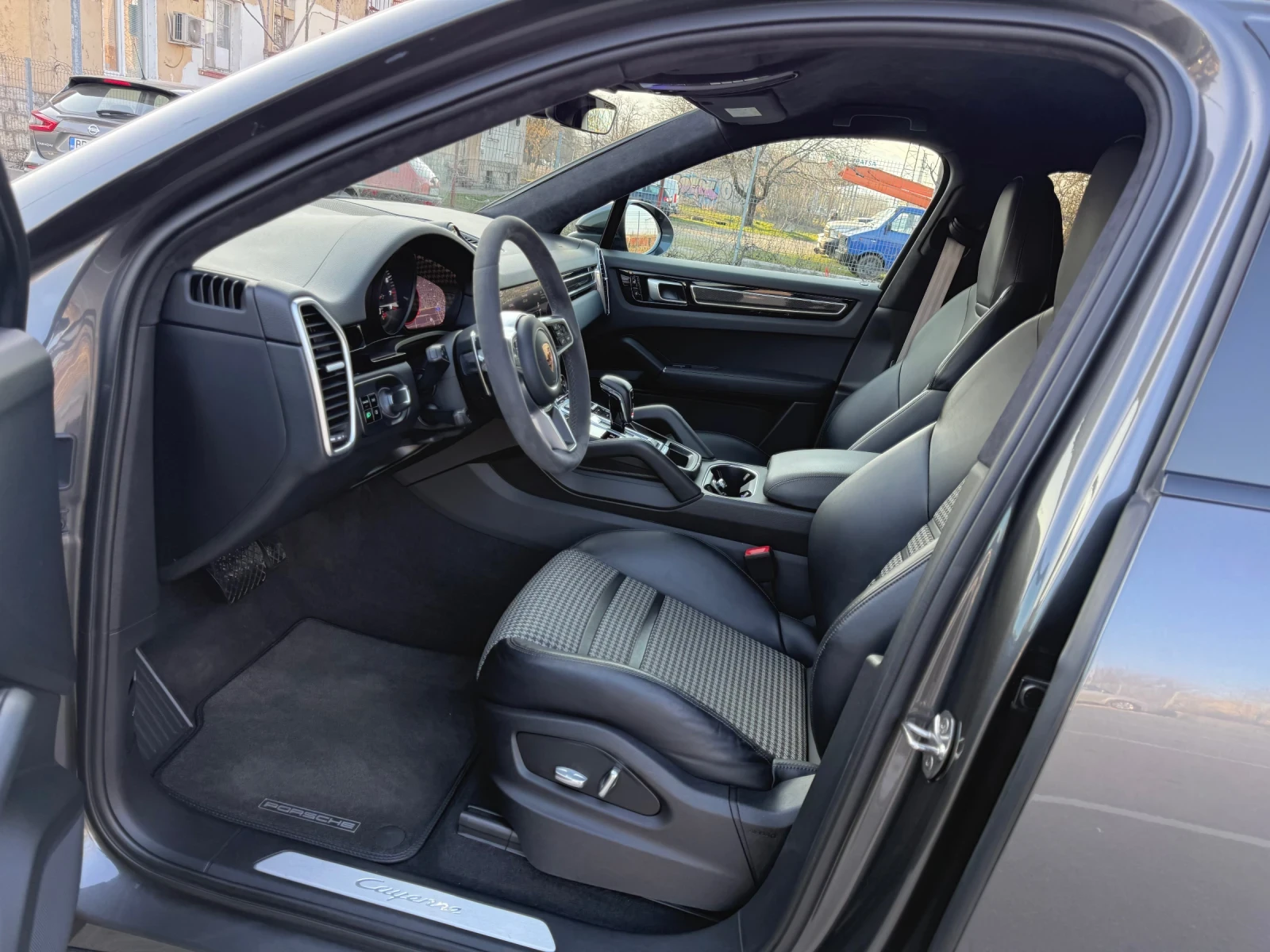 Porsche Cayenne CARBON* COUPE* Airmatic* 22-ки, снимка 6 - Автомобили и джипове - 53818433