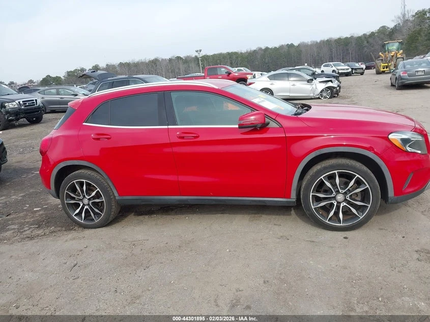 Mercedes-Benz GLA 250 2l 4Matic, снимка 13 - Автомобили и джипове - 54369695