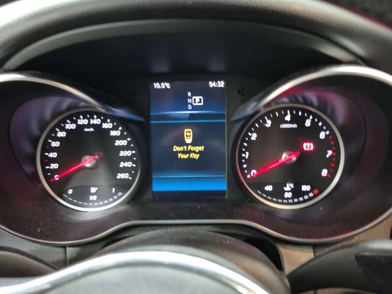 Mercedes-Benz GLC 300  COUPE | PANORAMA | MEMORY | ПОДГРЕВИ , снимка 12 - Автомобили и джипове - 54679103