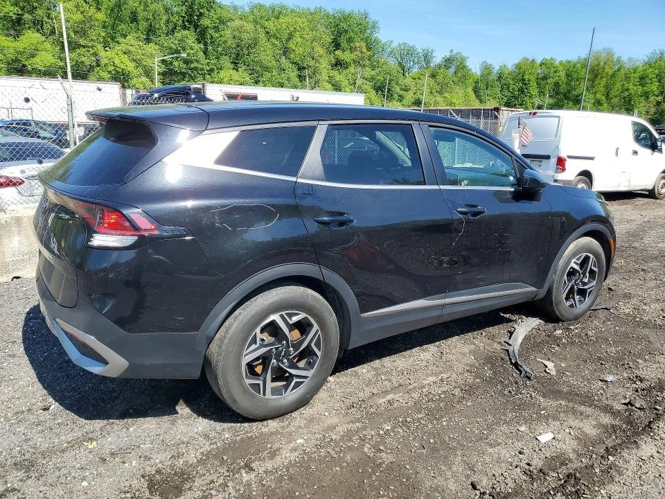 Kia Sportage, снимка 3 - Автомобили и джипове - 54785572