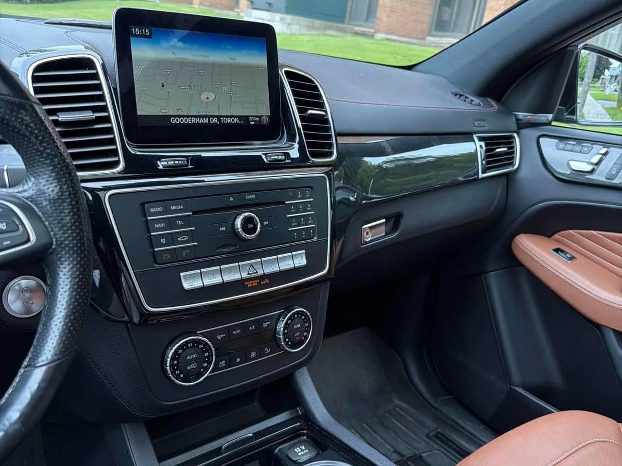 Mercedes-Benz GLE 350 4MATIC 4dr 350d Cpe  CARFAX, снимка 9 - Автомобили и джипове - 55057386