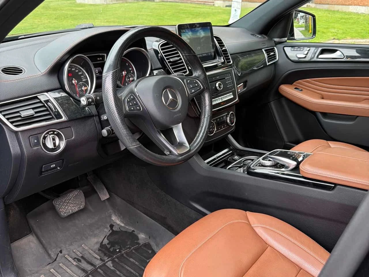 Mercedes-Benz GLE 350 4MATIC 4dr 350d Cpe  CARFAX, снимка 5 - Автомобили и джипове - 55057386