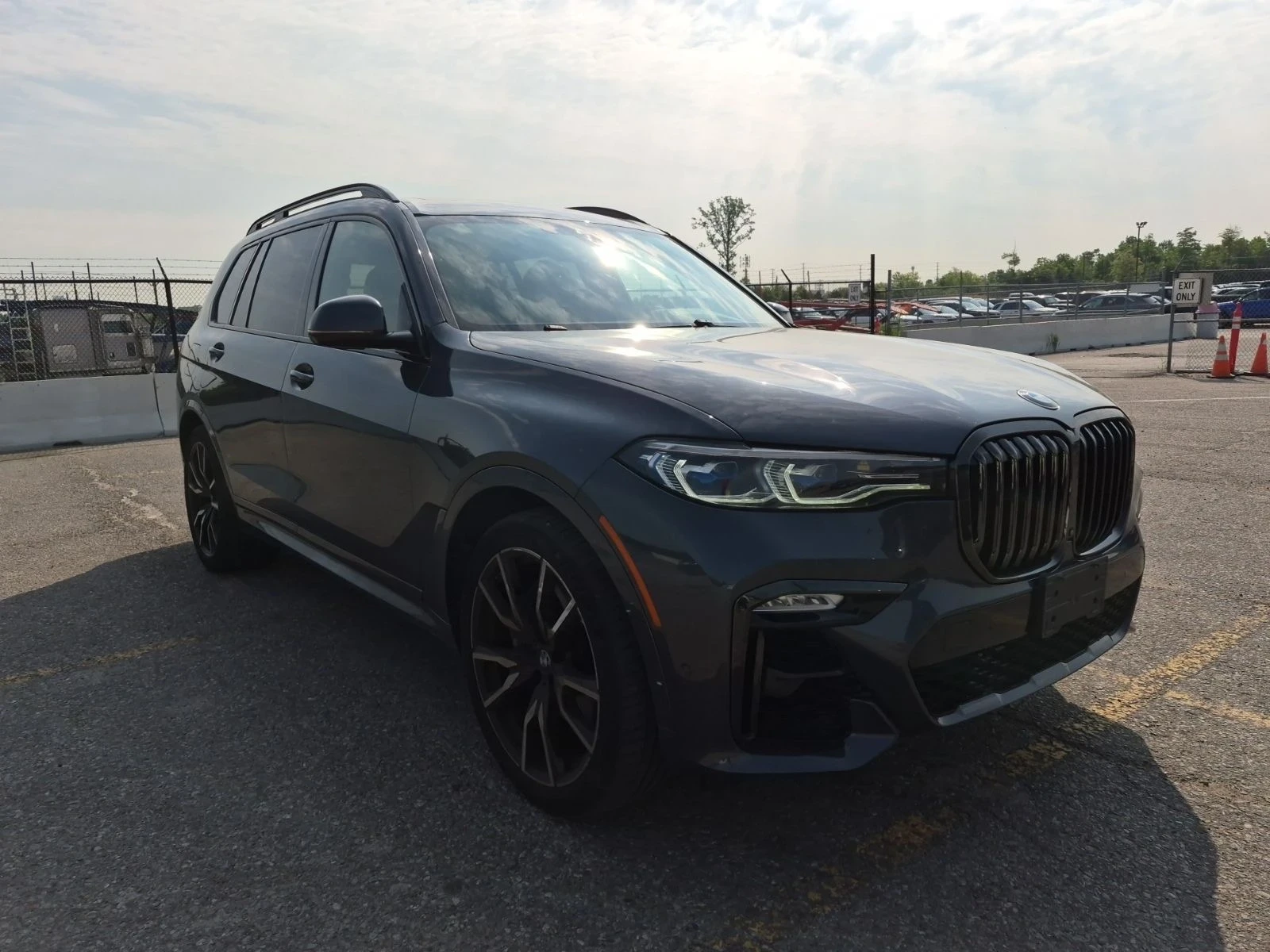 BMW X7 M-PKG* Pano* Hud* Laser* 360* SWAROWSKI* 7Местна* , снимка 2 - Автомобили и джипове - 55091446