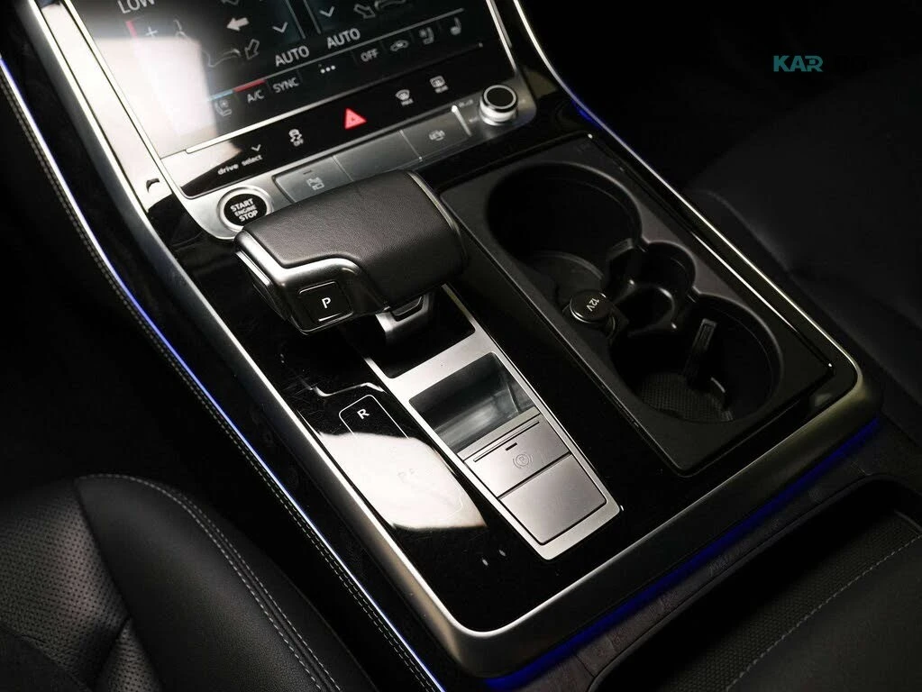 Audi Q8 Technik * 55 TFSI * АвтоКредит * (ЦЕНА ДО БГ), снимка 13 - Автомобили и джипове - 55180020