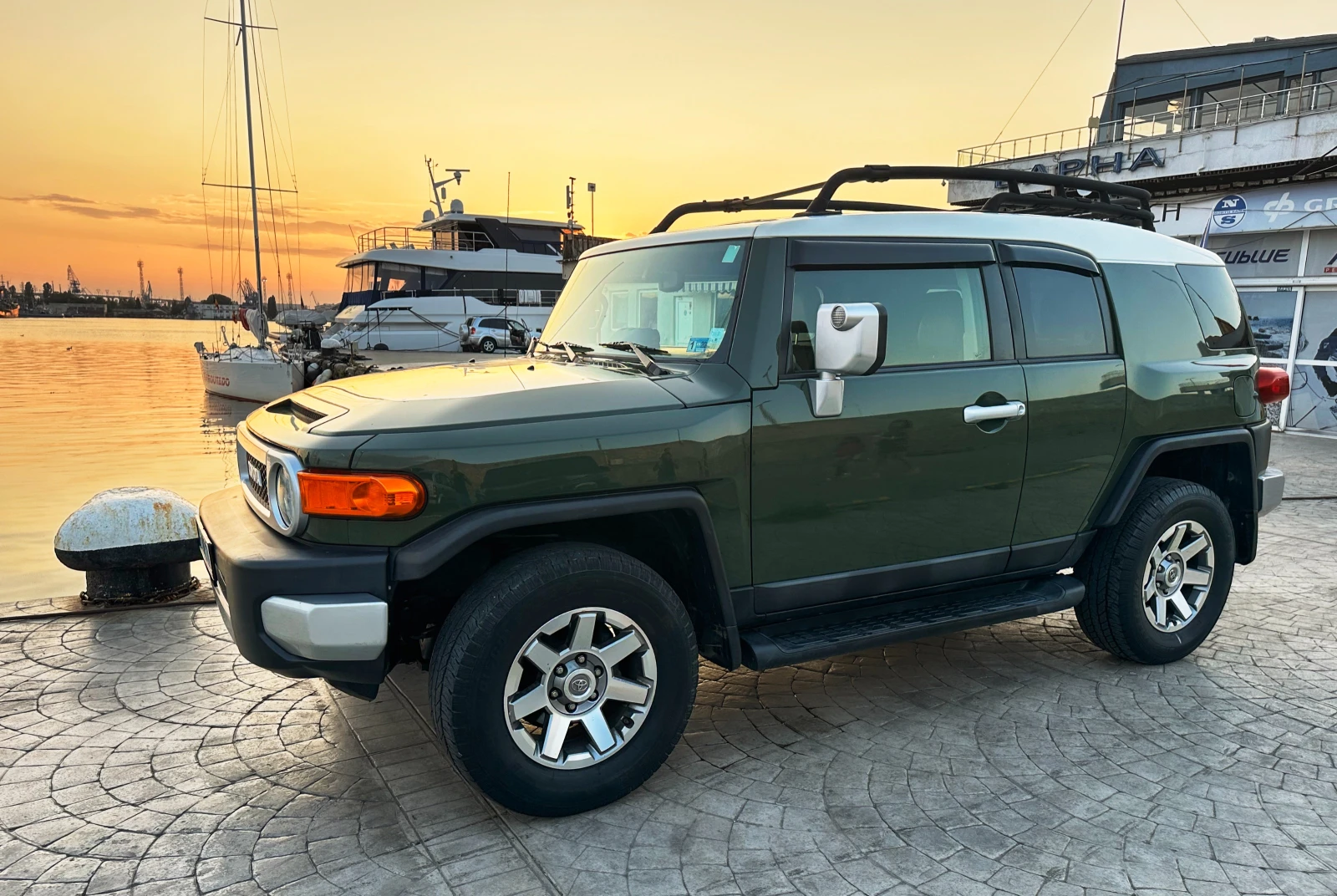 Toyota Fj cruiser, снимка 4 - Автомобили и джипове - 55444716