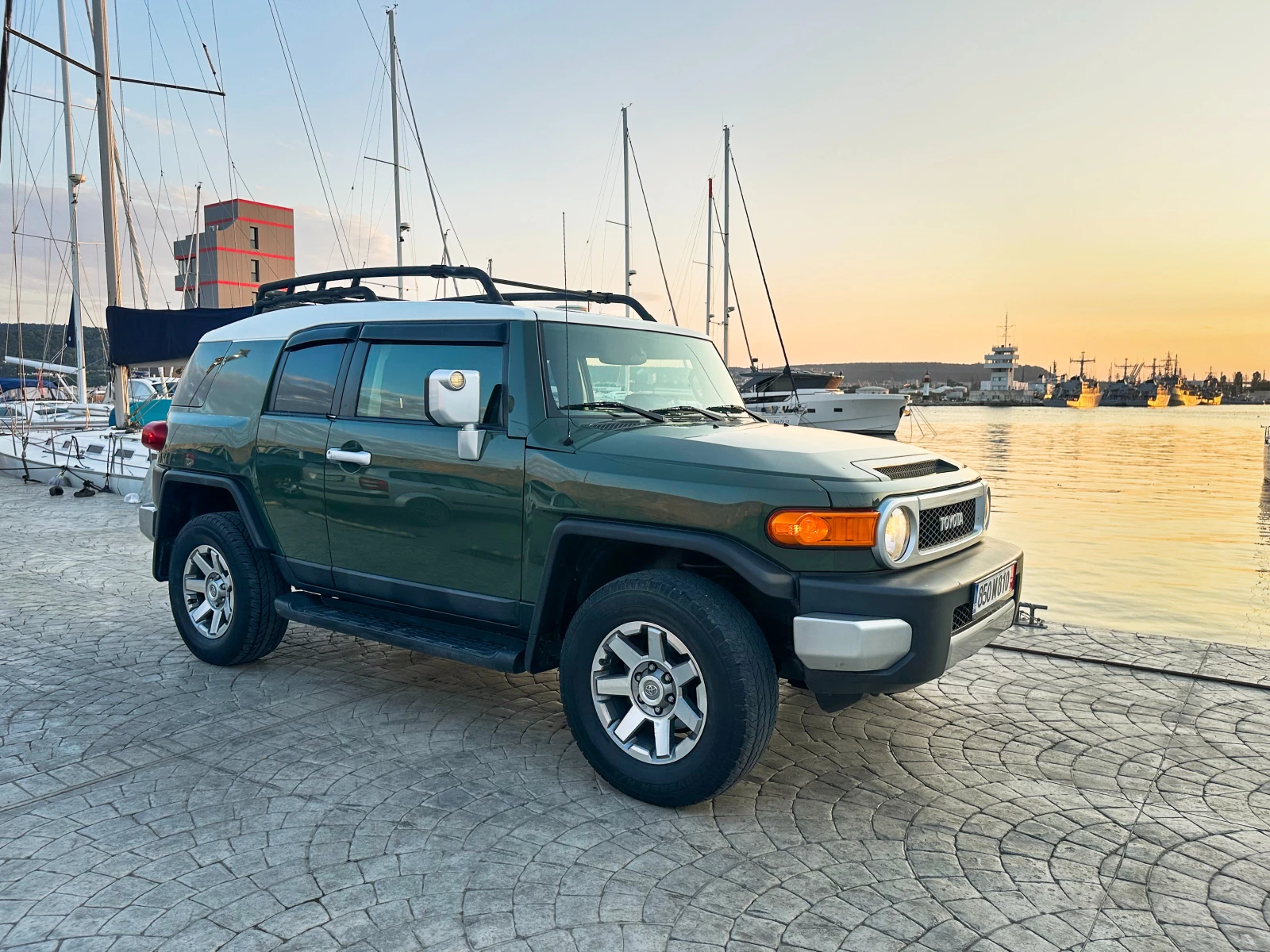 Toyota Fj cruiser, снимка 2 - Автомобили и джипове - 55444716
