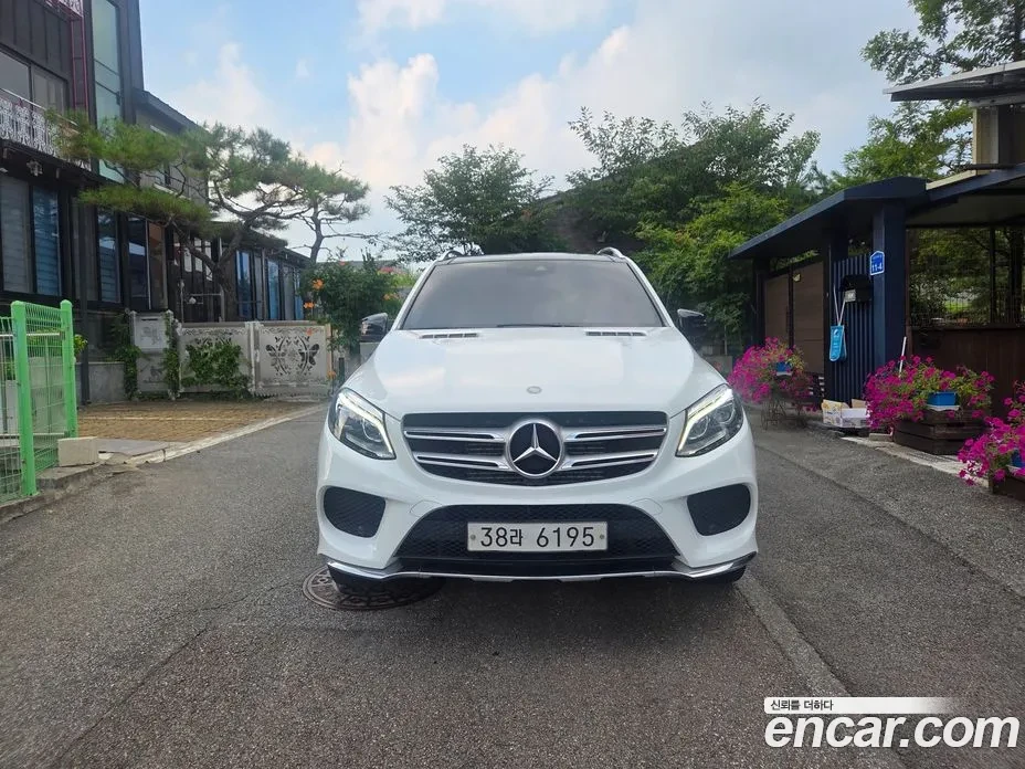 Mercedes-Benz GLE 350 350d | AMG PKG | 4MATIC, снимка 3 - Автомобили и джипове - 56068977