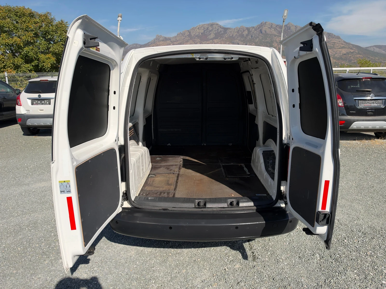 VW Caddy (KATO НОВА)^(МЕТАН)^(MAXI), снимка 13 - Бусове и автобуси - 56375637