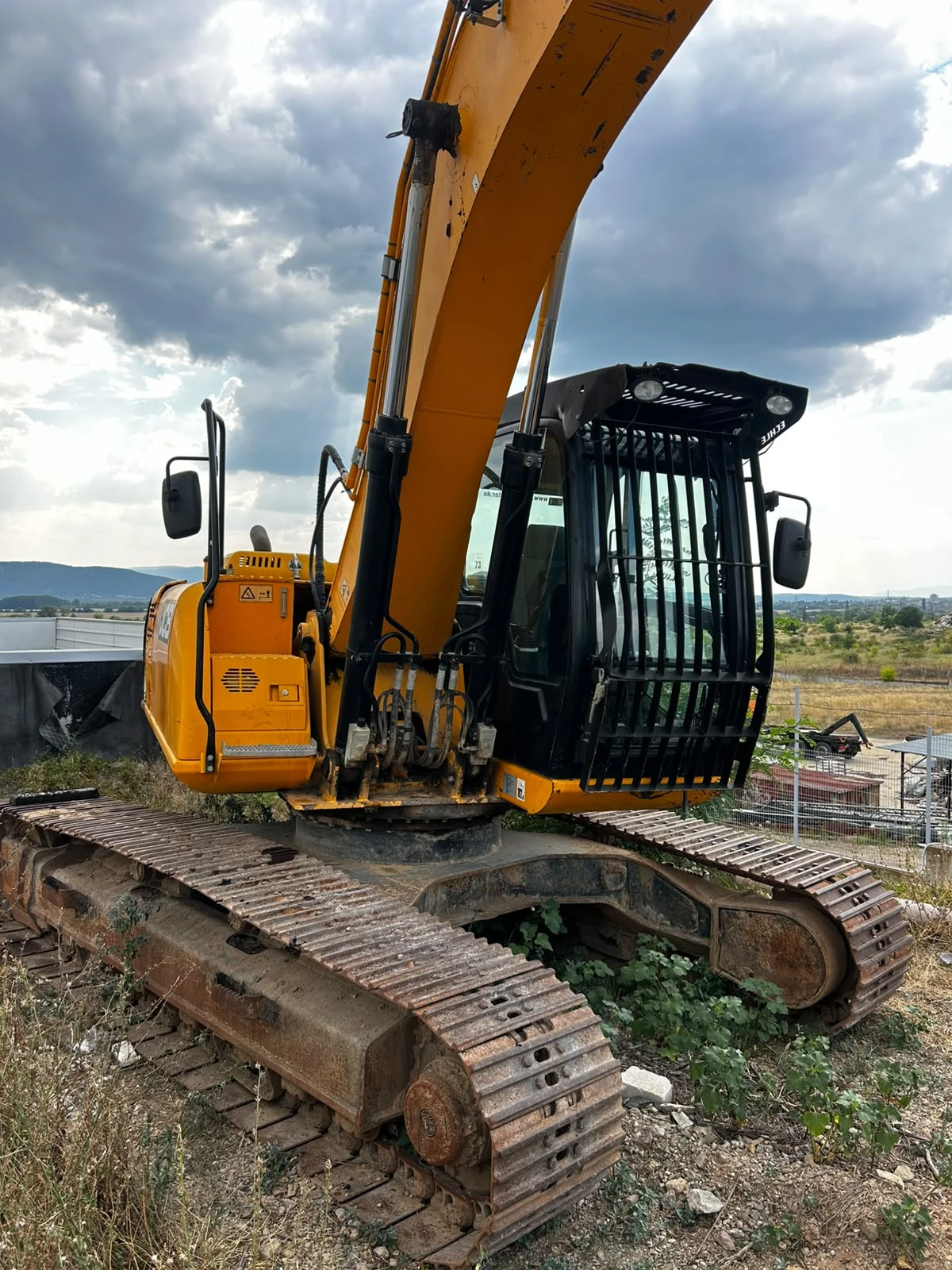 Багер JCB 220 LC, снимка 3 - Индустриална техника - 55575834