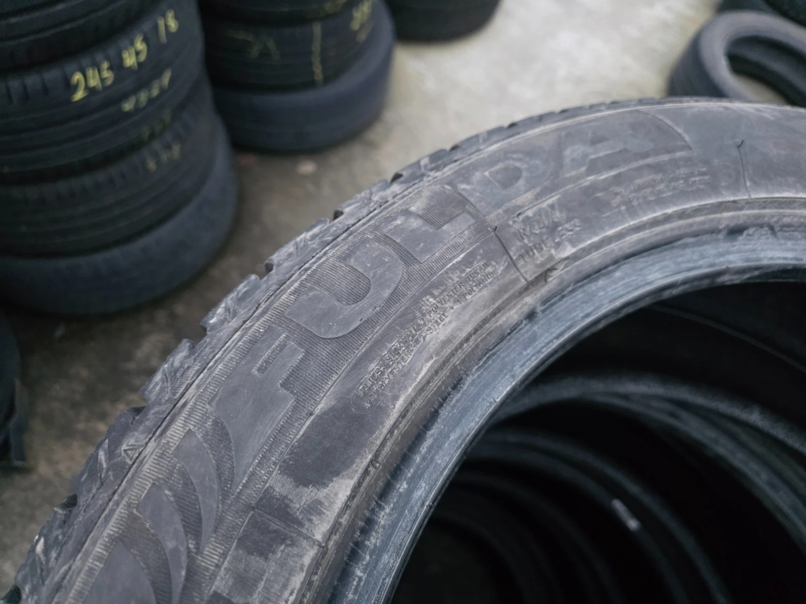 Гуми Зимни 255/50R19, снимка 9 - Гуми и джанти - 53982840